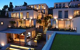 Ilo Rojo San Miguel de Allende Curamoria Collection